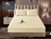 Set Husa De Pat Dublu, Din Catifea, Tip Topper Cu Elastic 180x200 cm - Plus Doua Fete De Perna HCT1