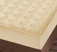 Set Husa De Pat Dublu, Din Catifea, Tip Topper Cu Elastic 180x200 cm - Plus Doua Fete De Perna HCT1