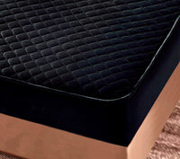 Set Husa De Pat Dublu, Din Catifea, Tip Topper Cu Elastic 180x200 cm - Plus Doua Fete De Perna HCT3